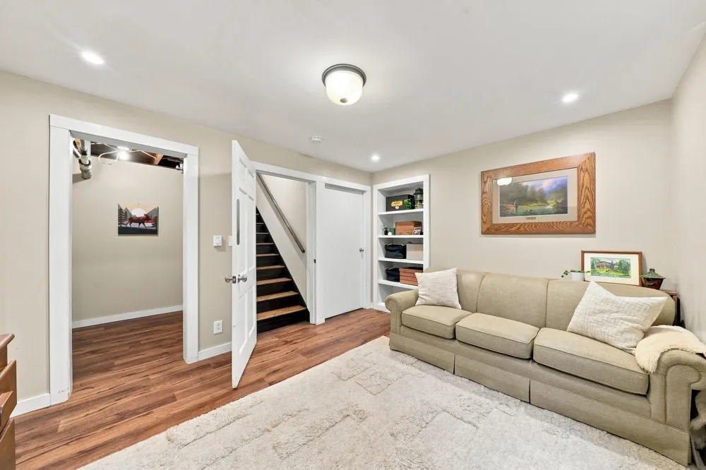 531 S Houghton Street Lake City City, MI 49651