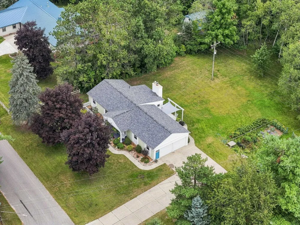 531 S Houghton Street Lake City City, MI 49651