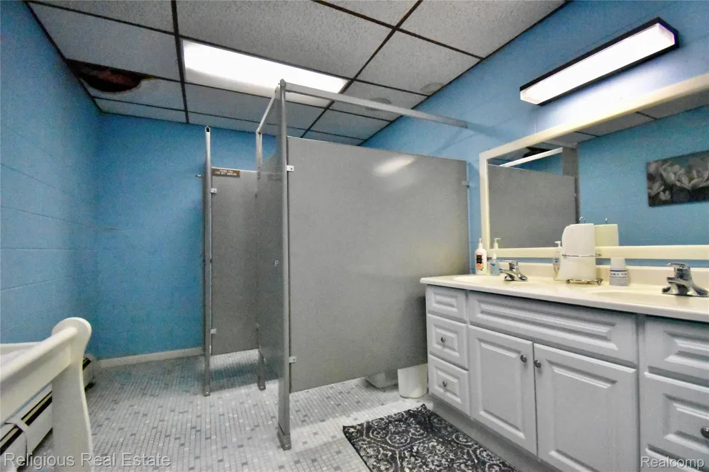 24105 Hass St Dearborn Heights City, MI 48127