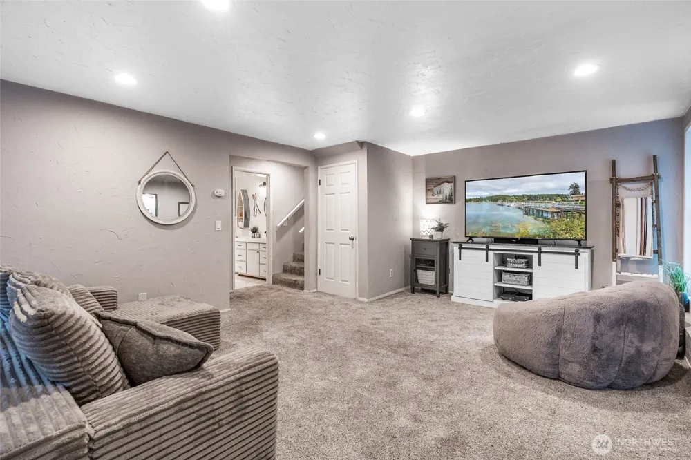 14102 NW 56th Avenue NW Gig Harbor, WA 98332