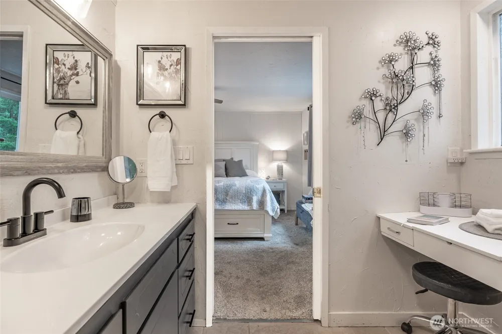 14102 NW 56th Avenue NW Gig Harbor, WA 98332