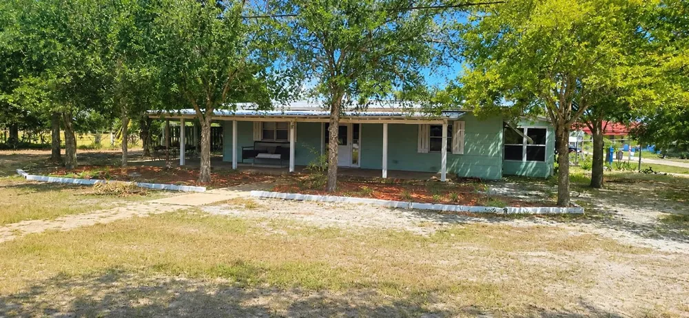 1 DELARM AVENUE Frostproof, FL 33843