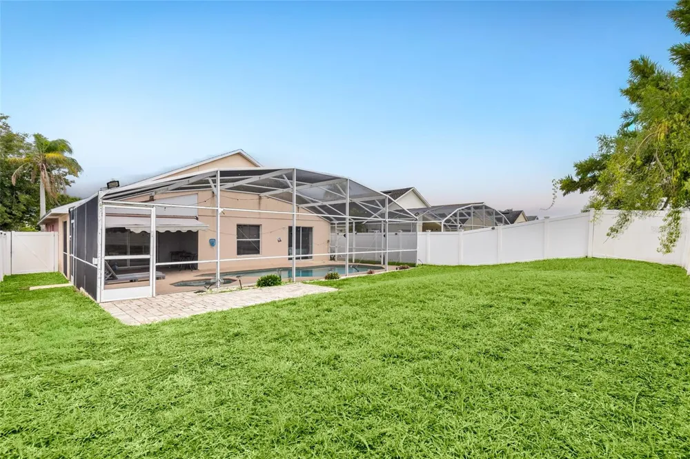 611 SADDLE RIDGE DRIVE Davenport, FL 33896