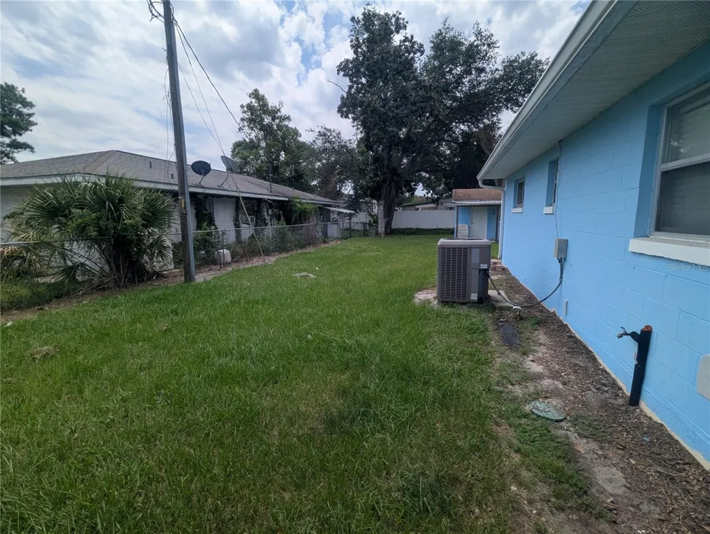 1513 AKRON DRIVE Leesburg, FL 34748