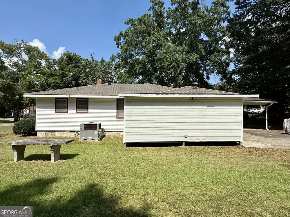 279 W Tate ST Elberton, GA 30635