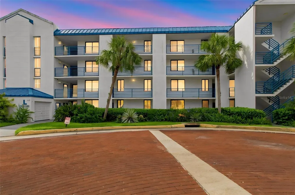 2424 W TAMPA BAY BOULEVARD #L404 Tampa, FL 33607