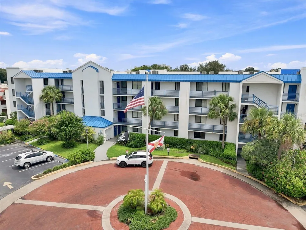 2424 W TAMPA BAY BOULEVARD #L404 Tampa, FL 33607
