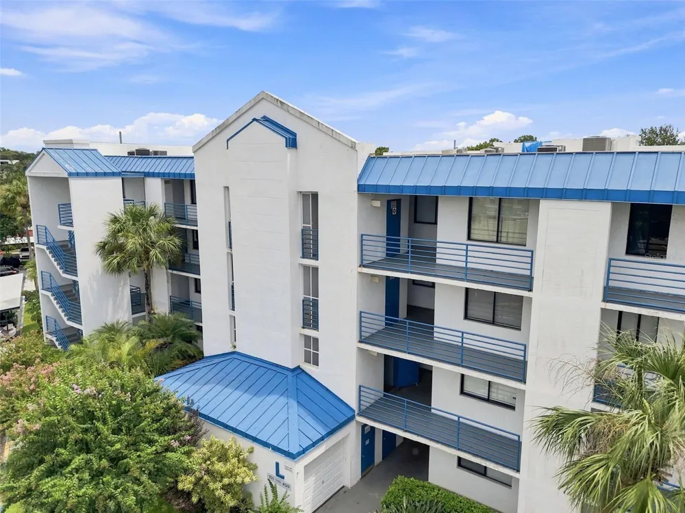 2424 W TAMPA BAY BOULEVARD #L404 Tampa, FL 33607