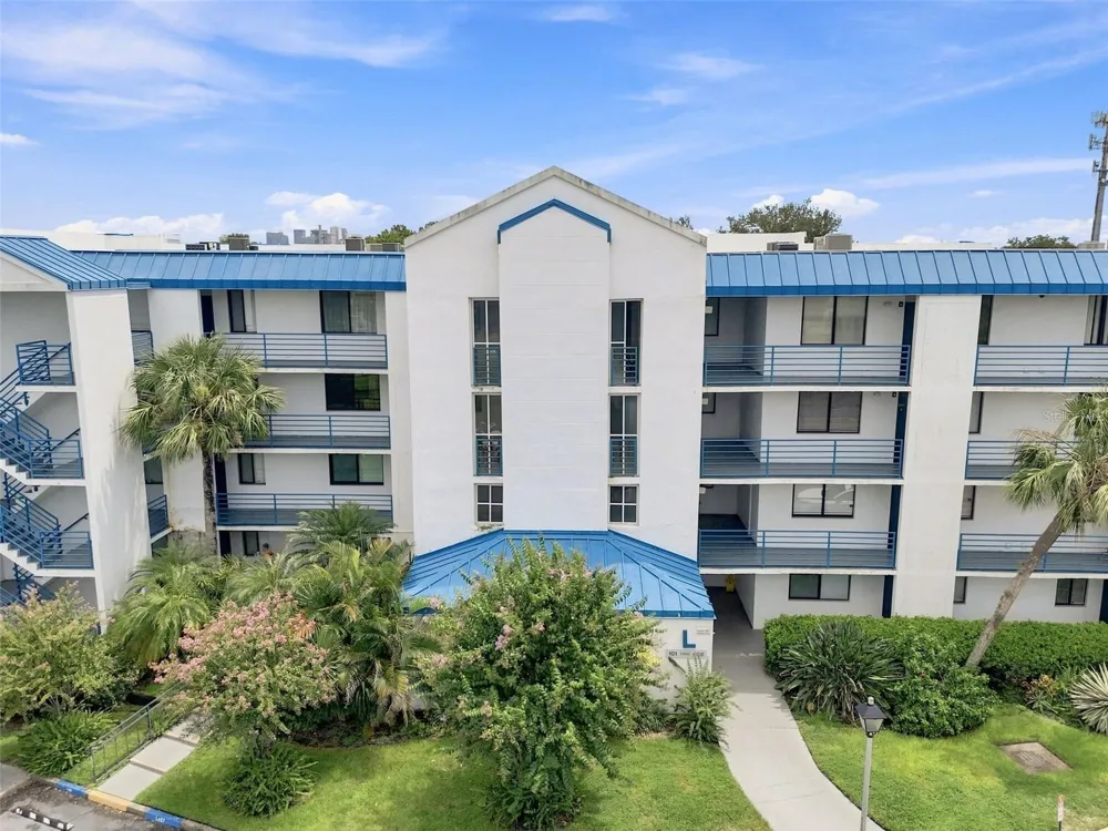 2424 W TAMPA BAY BOULEVARD #L404 Tampa, FL 33607