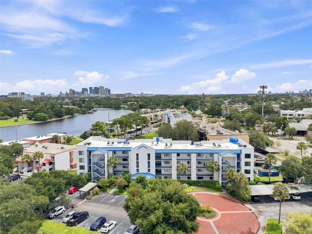 2424 W TAMPA BAY BOULEVARD #L404 Tampa, FL 33607