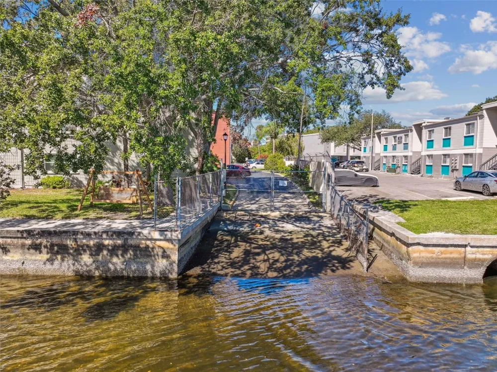 2424 W TAMPA BAY BOULEVARD #L404 Tampa, FL 33607