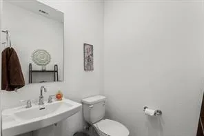 112 Doodle Lane Hutto, TX 78634