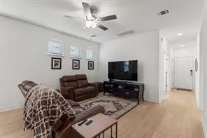 112 Doodle Lane Hutto, TX 78634