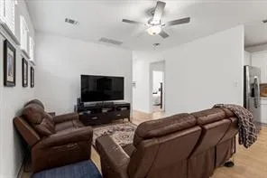 112 Doodle Lane Hutto, TX 78634