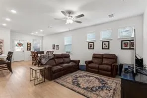 112 Doodle Lane Hutto, TX 78634