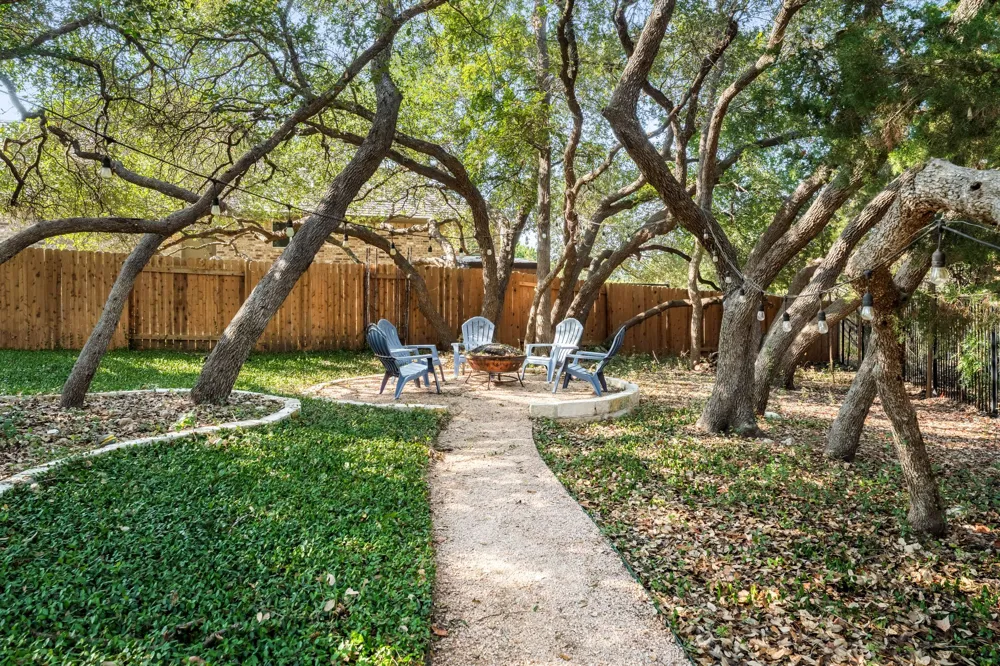 140 Lake Rim Circle Georgetown, TX 78633