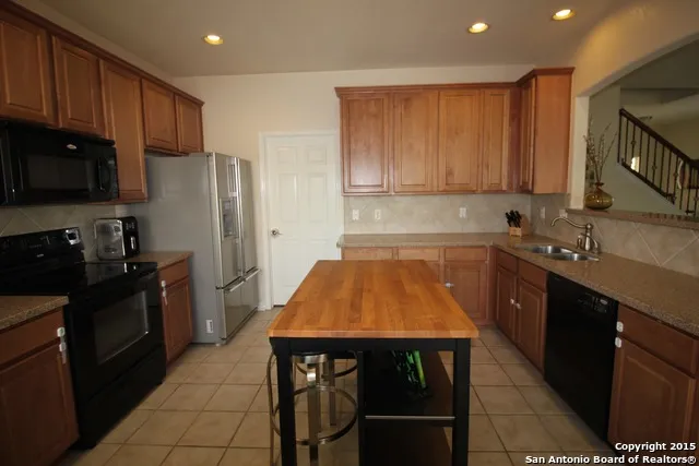 1151 Pinnacle Falls San Antonio, TX 78260