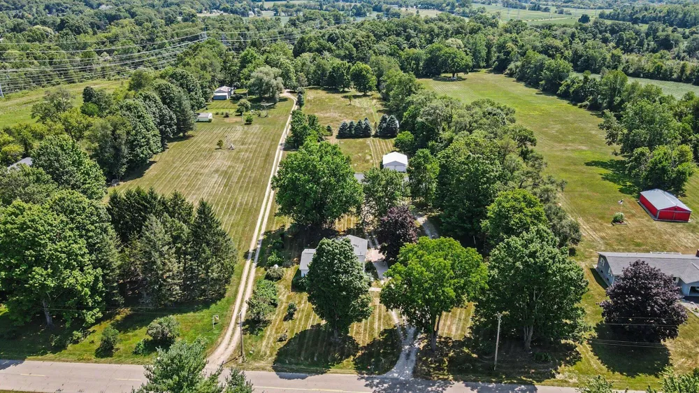 17 4th Street Plainwell, MI 49080