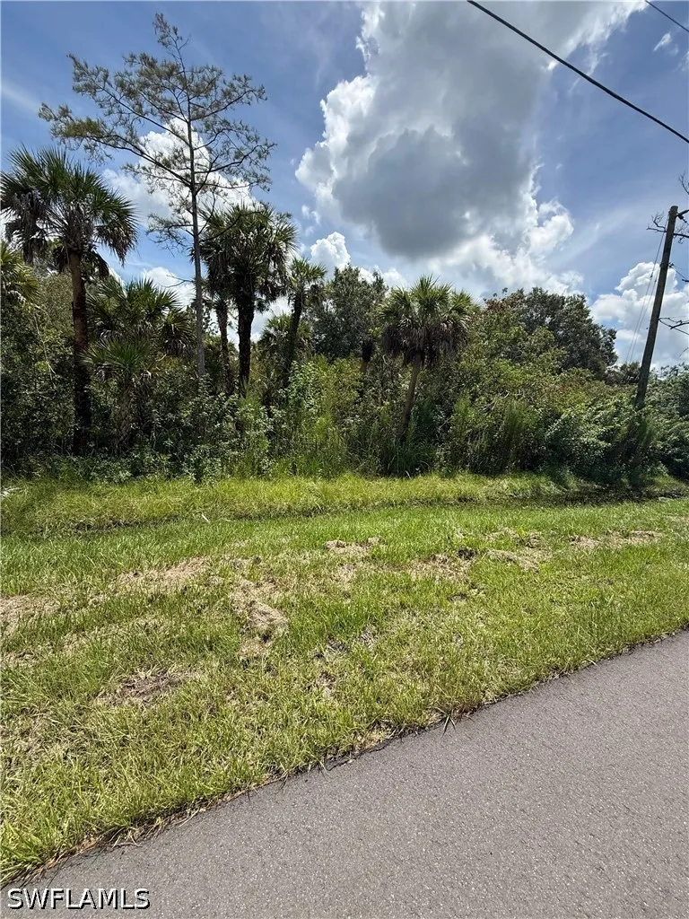 16th Street NE Naples, FL 34120