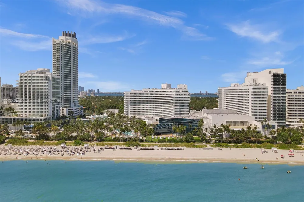 4391 Collins Ave #905 Miami Beach, FL 33140