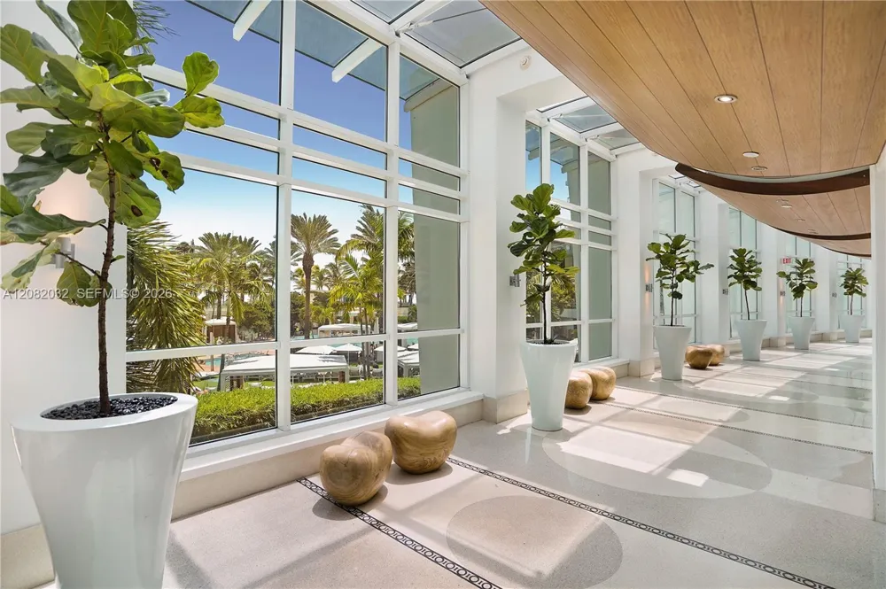 4391 Collins Ave #905 Miami Beach, FL 33140
