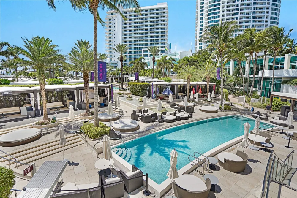 4391 Collins Ave #905 Miami Beach, FL 33140