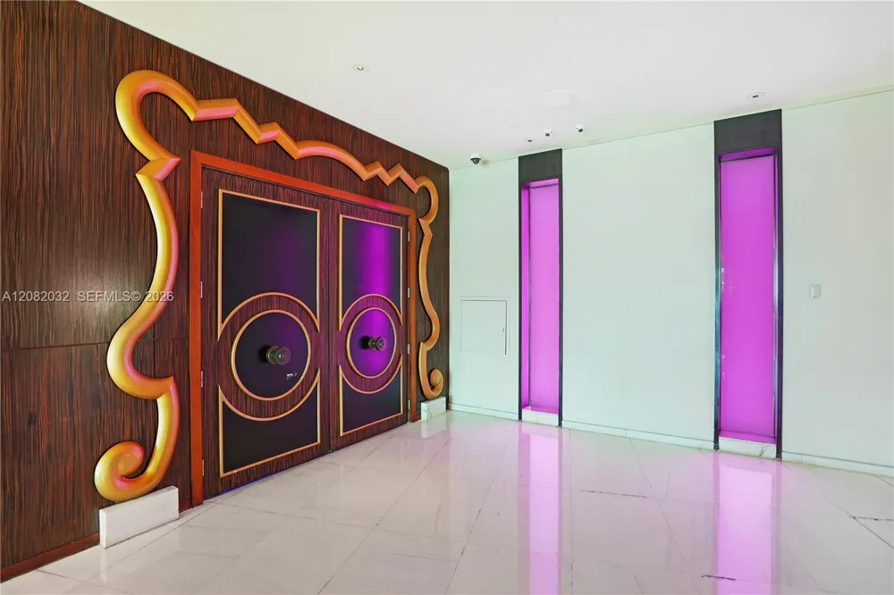 4391 Collins Ave #905 Miami Beach, FL 33140