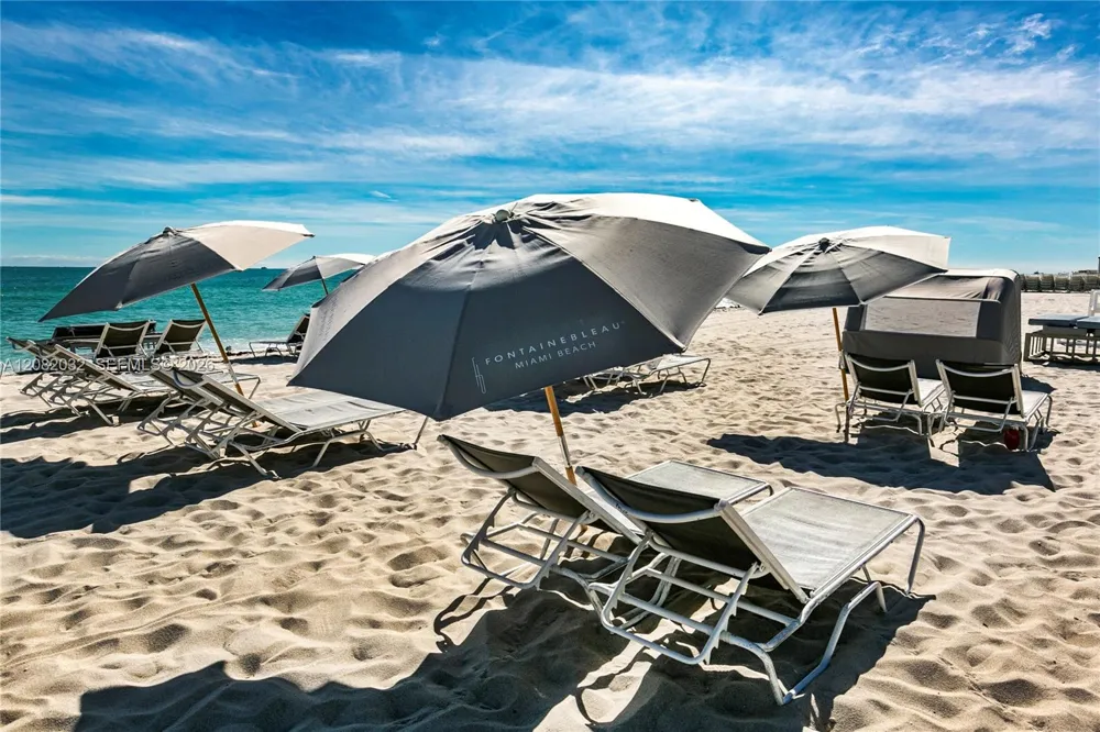4391 Collins Ave #905 Miami Beach, FL 33140