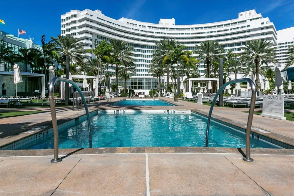 4391 Collins Ave #905 Miami Beach, FL 33140