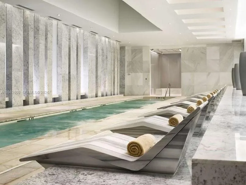 4391 Collins Ave #905 Miami Beach, FL 33140