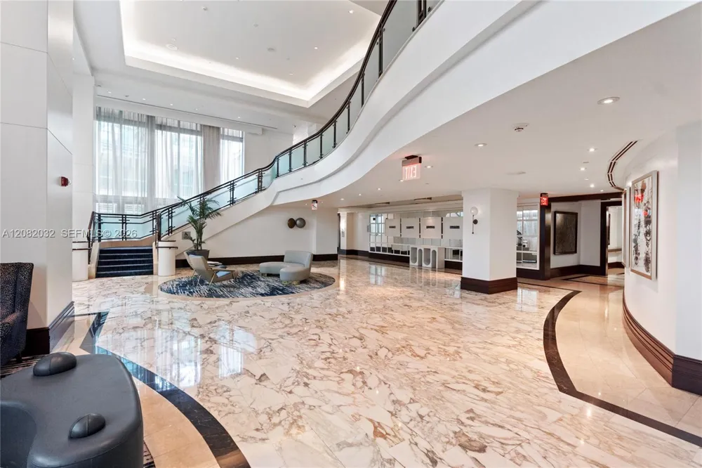 4391 Collins Ave #905 Miami Beach, FL 33140