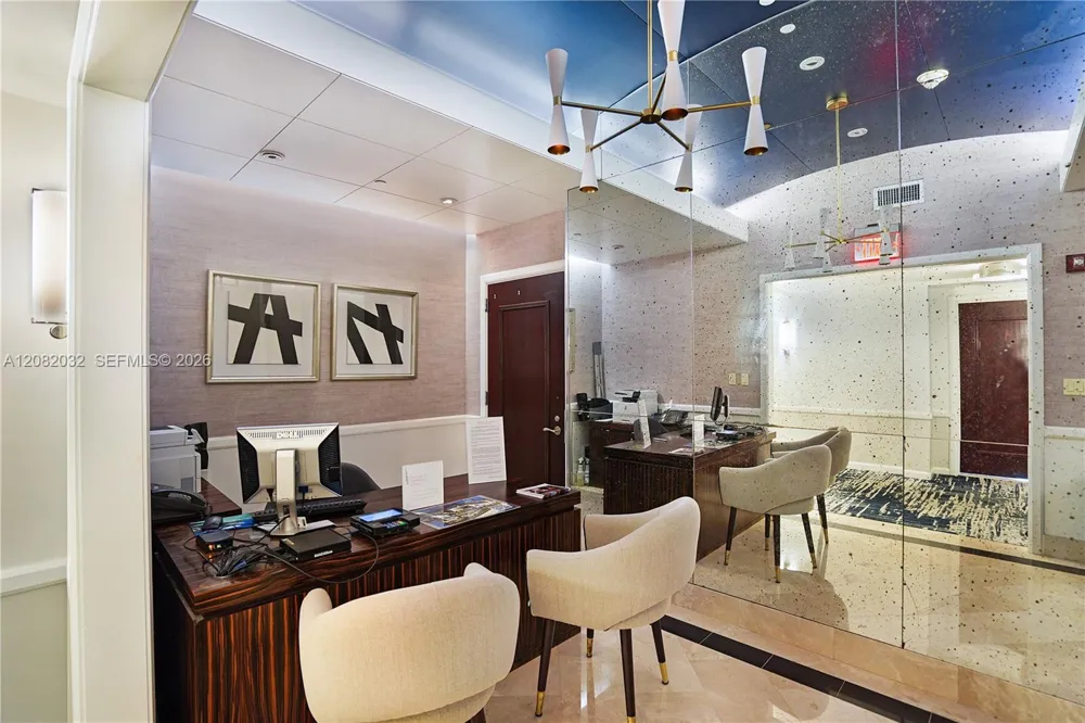 4391 Collins Ave #905 Miami Beach, FL 33140