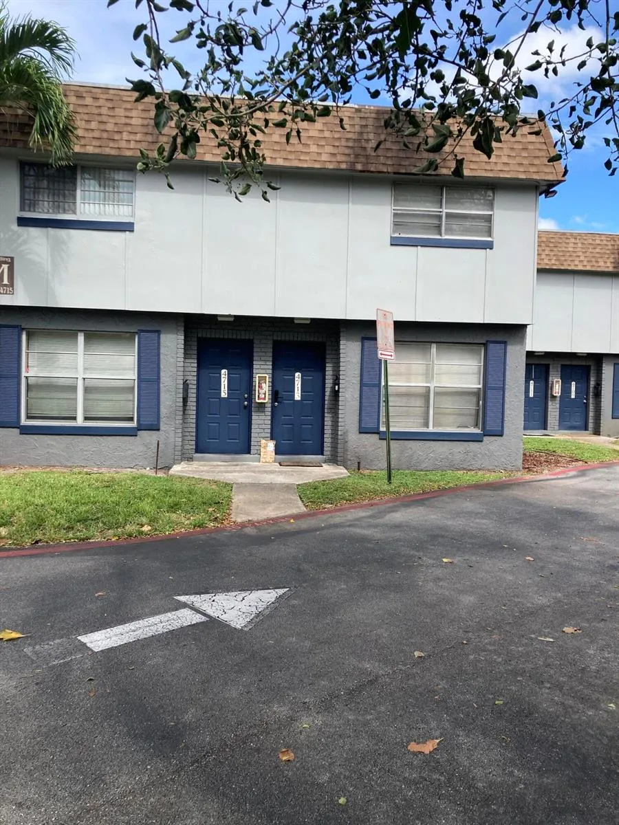 4715 NW 9TH DRIVE #4715 Plantation, FL 33317
