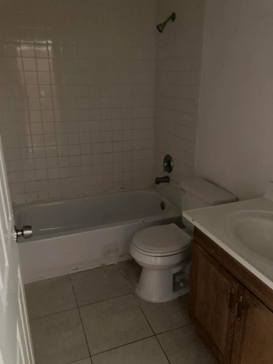 4715 NW 9TH DRIVE #4715 Plantation, FL 33317