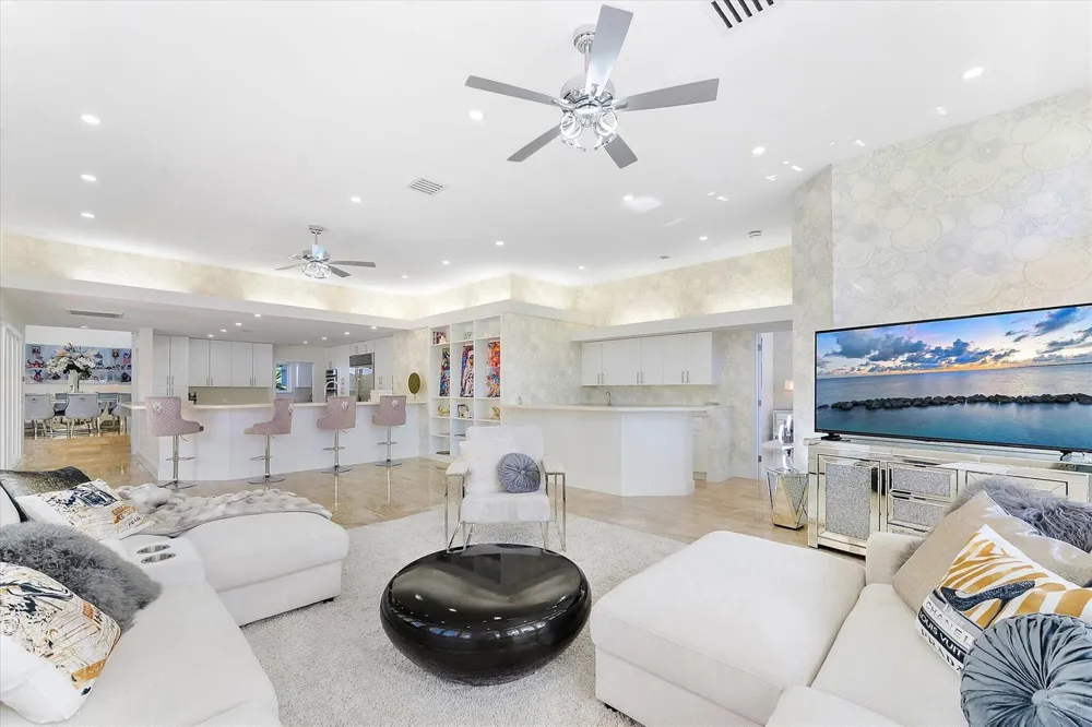18 Nurmi Drive Fort Lauderdale, FL 33301