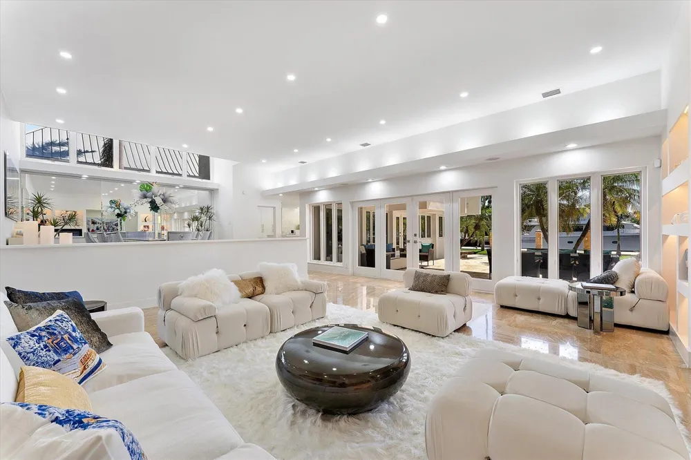 18 Nurmi Drive Fort Lauderdale, FL 33301