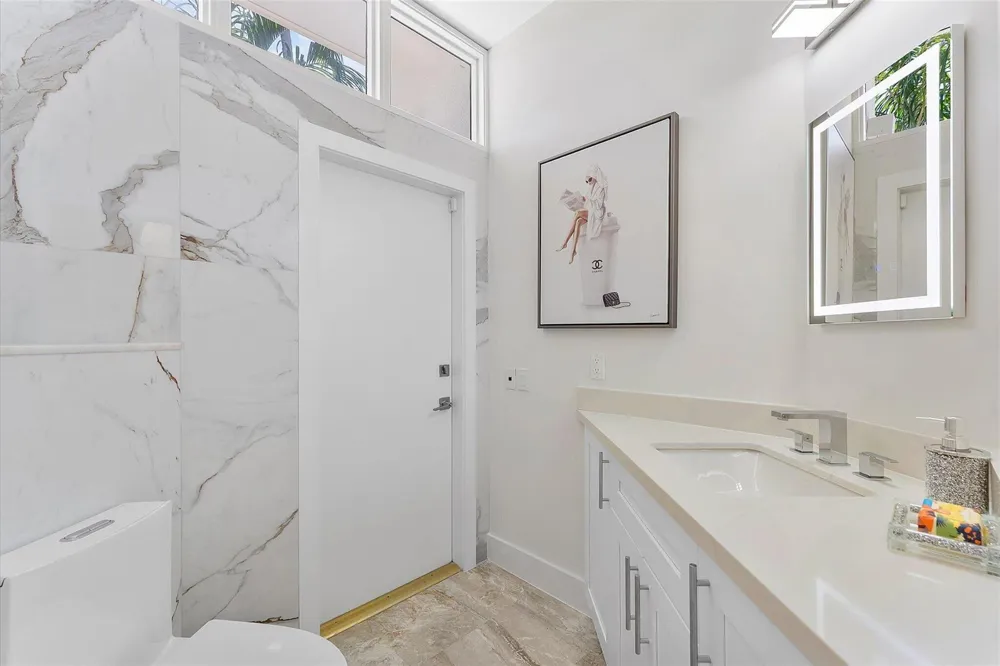 18 Nurmi Drive Fort Lauderdale, FL 33301