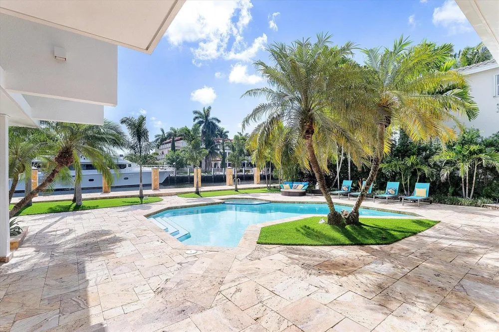 18 Nurmi Drive Fort Lauderdale, FL 33301