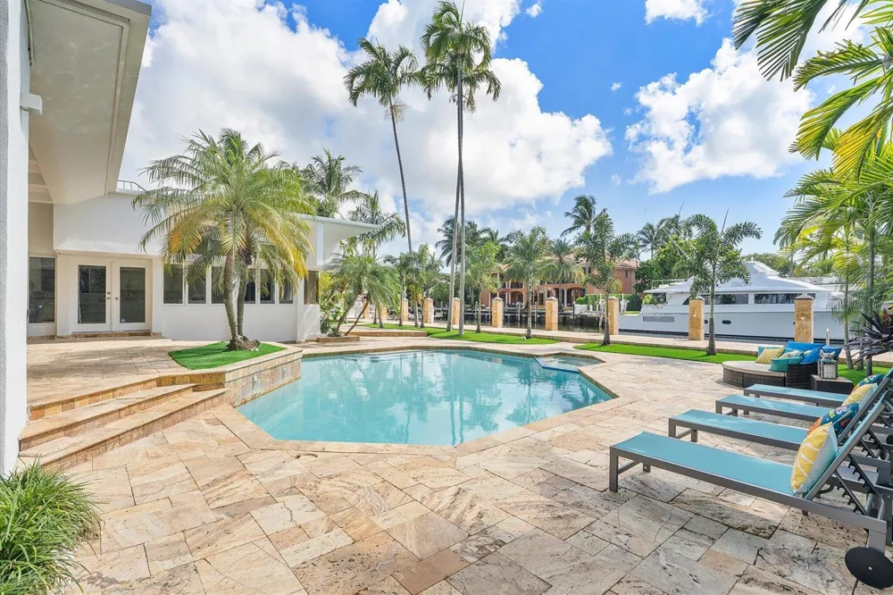 18 Nurmi Drive Fort Lauderdale, FL 33301