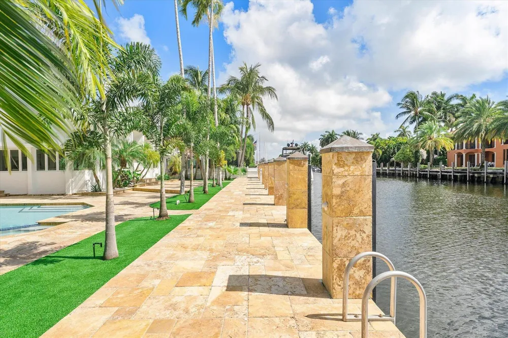 18 Nurmi Drive Fort Lauderdale, FL 33301