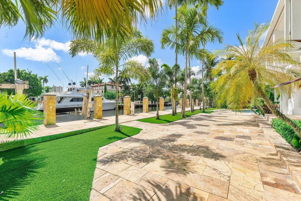 18 Nurmi Drive Fort Lauderdale, FL 33301