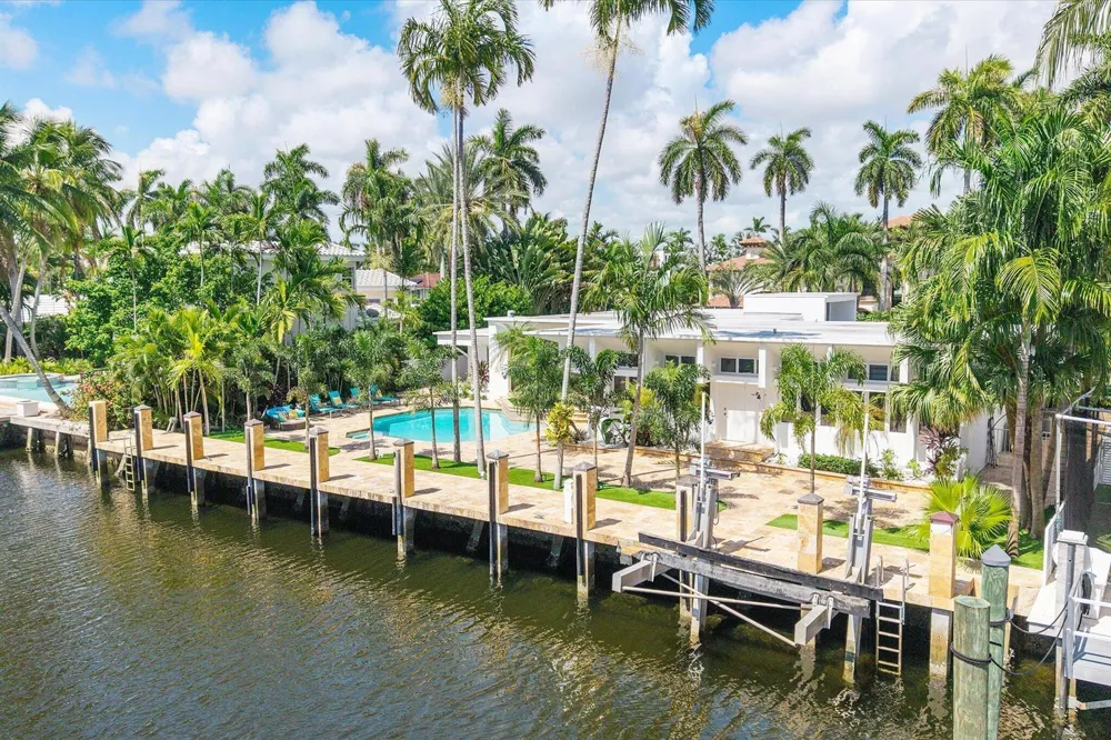 18 Nurmi Drive Fort Lauderdale, FL 33301