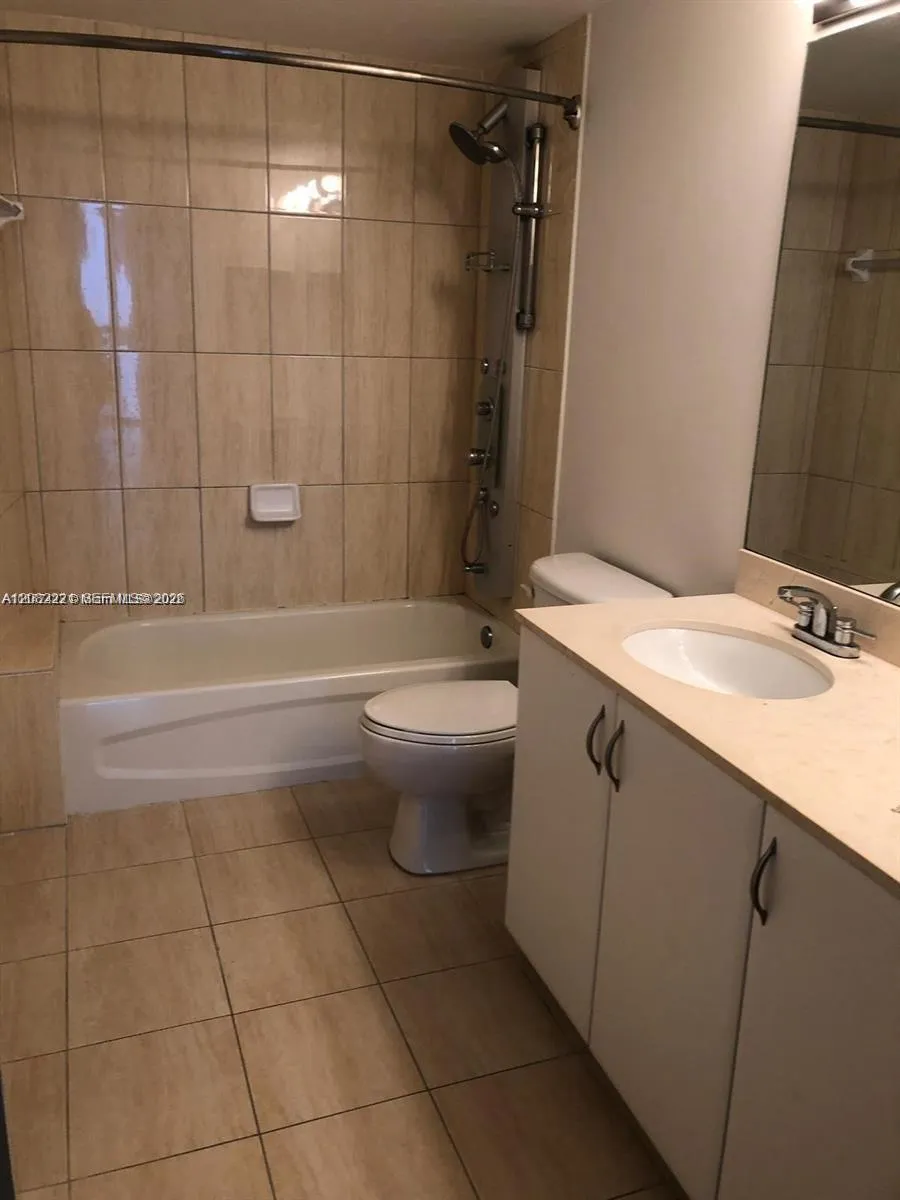 1750 Bayshore Dr #3015 Miami, FL 33132