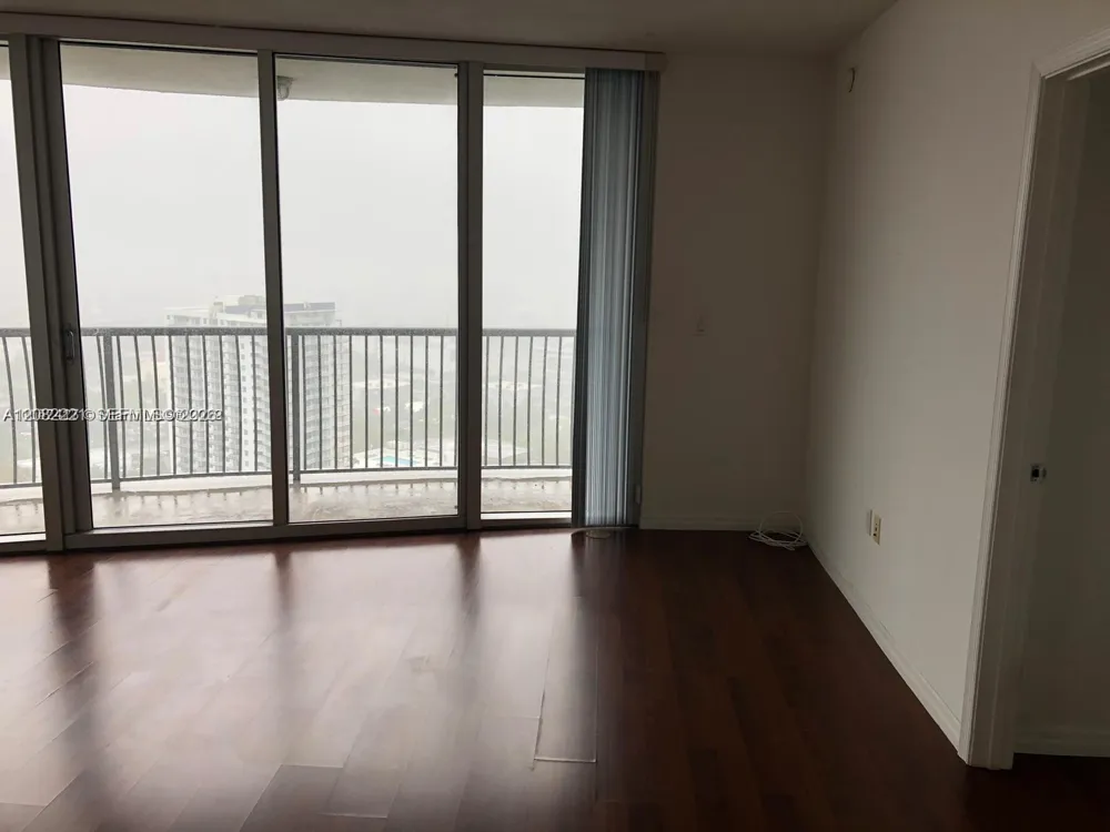 1750 Bayshore Dr #3015 Miami, FL 33132