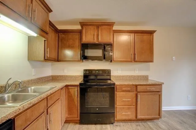 992 Ash Ridge #D Clarksville, TN 37042