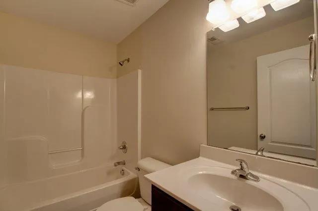 992 Ash Ridge #D Clarksville, TN 37042