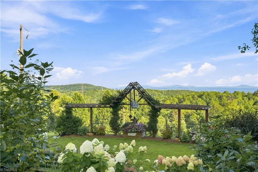 2351 OLD APPALACHIAN TRL TRAIL Fancy Gap, VA 24328
