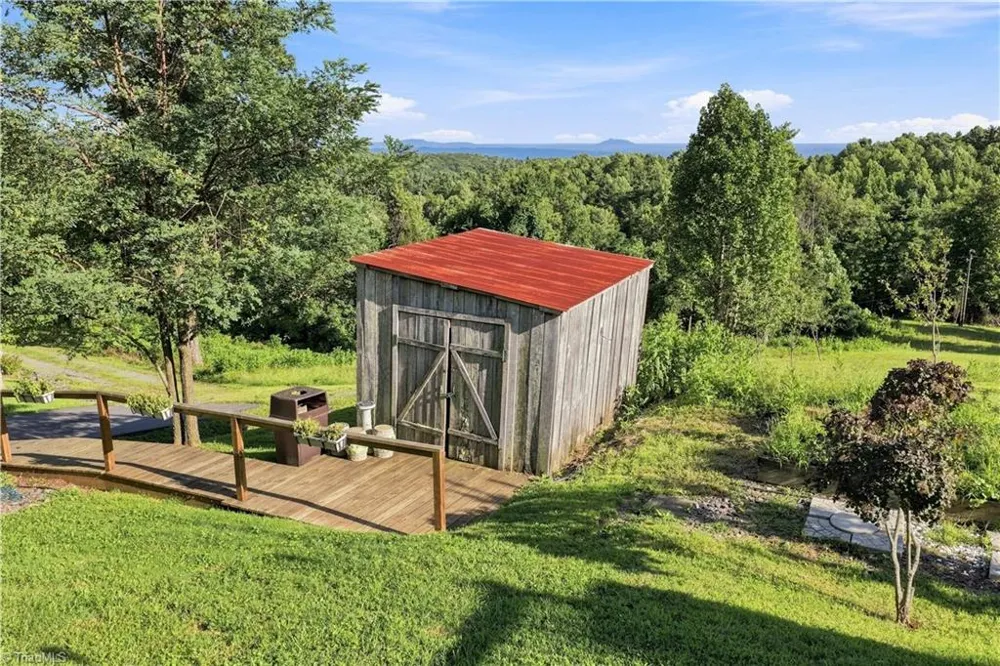 2351 OLD APPALACHIAN TRL TRAIL Fancy Gap, VA 24328