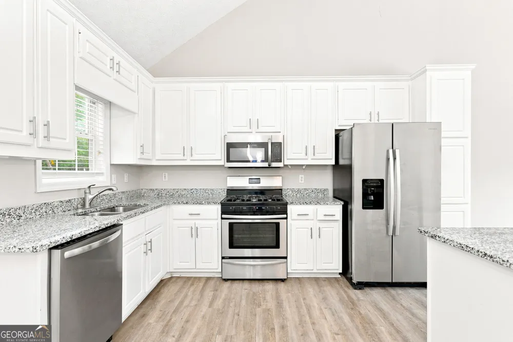 4876 Hunt Club DR Flowery Branch, GA 30542