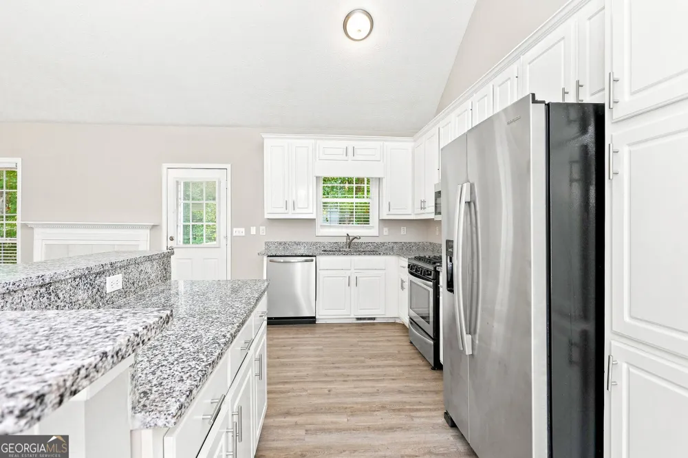 4876 Hunt Club DR Flowery Branch, GA 30542